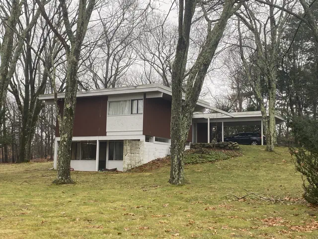 Five Fields — Massachusetts modernist enclave