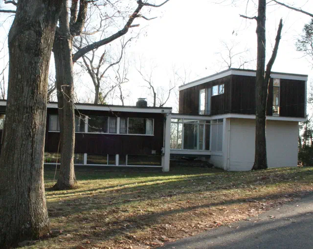 Six Moon Hill — Massachusetts modernist enclave